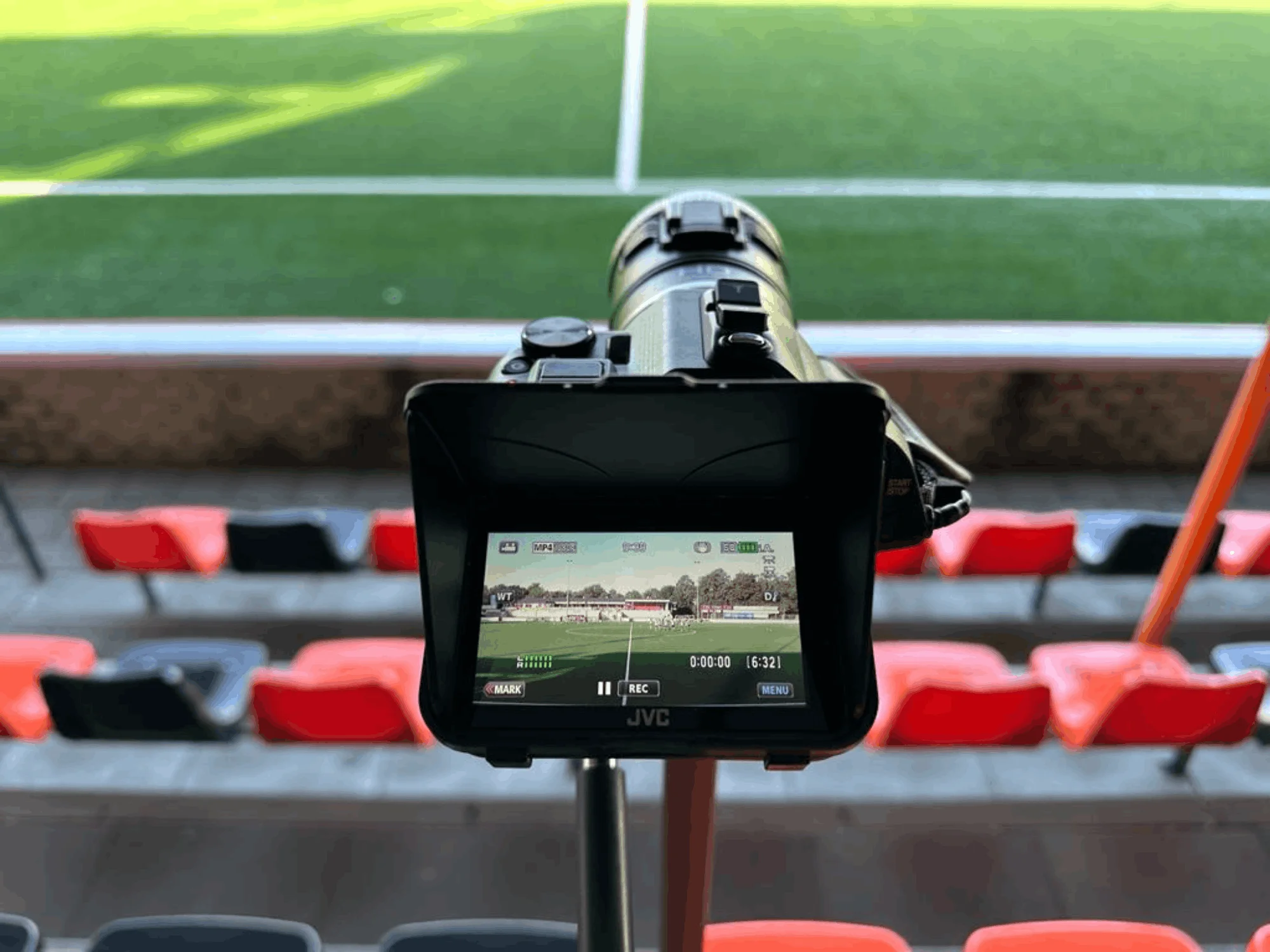Camera gericht op het voetbalveld